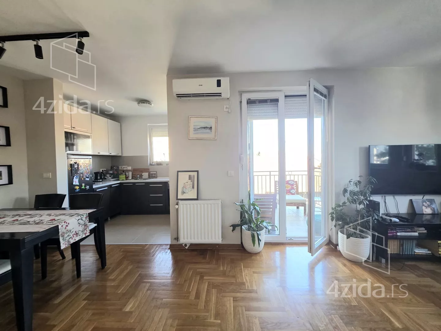 Troiposoban stan | 4zida