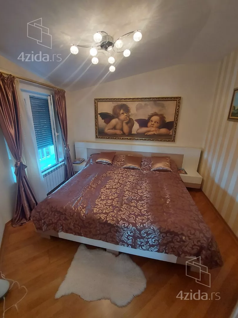 Četvoroiposoban stan | 4zida