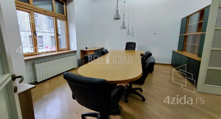 Šestosoban stan | 4zida