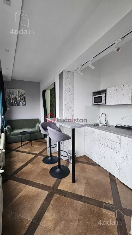 Petosoban stan | 4zida