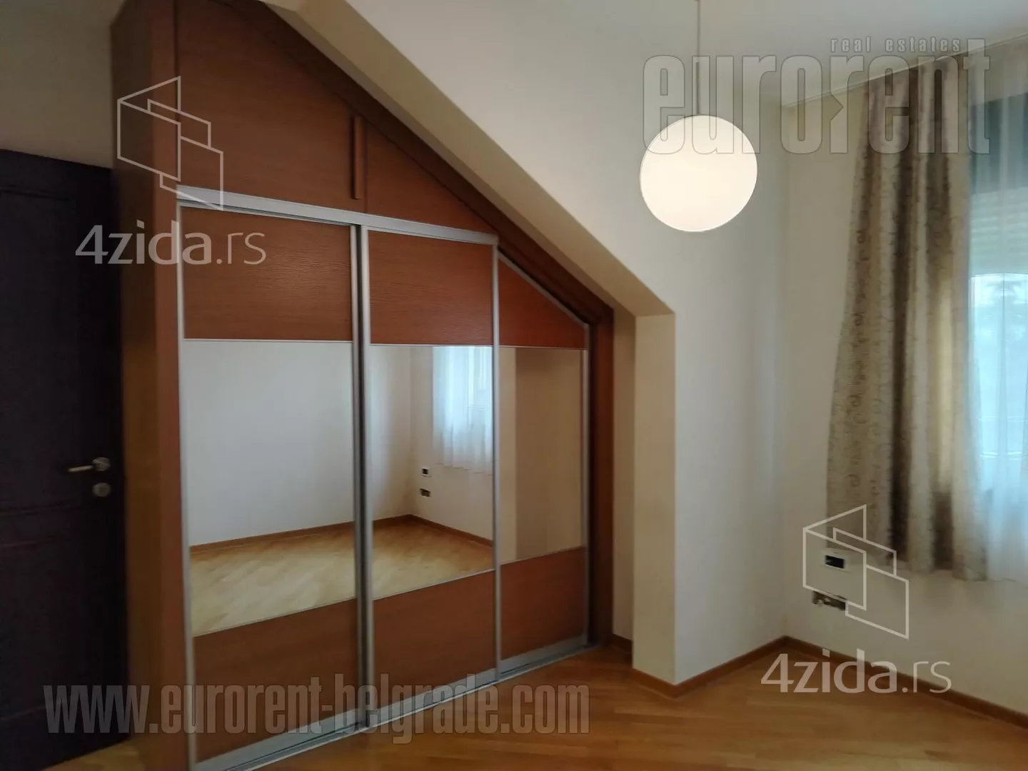 Četvoroiposoban stan | 4zida