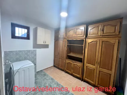 Džona Frotingama 17 | 4zida.rs