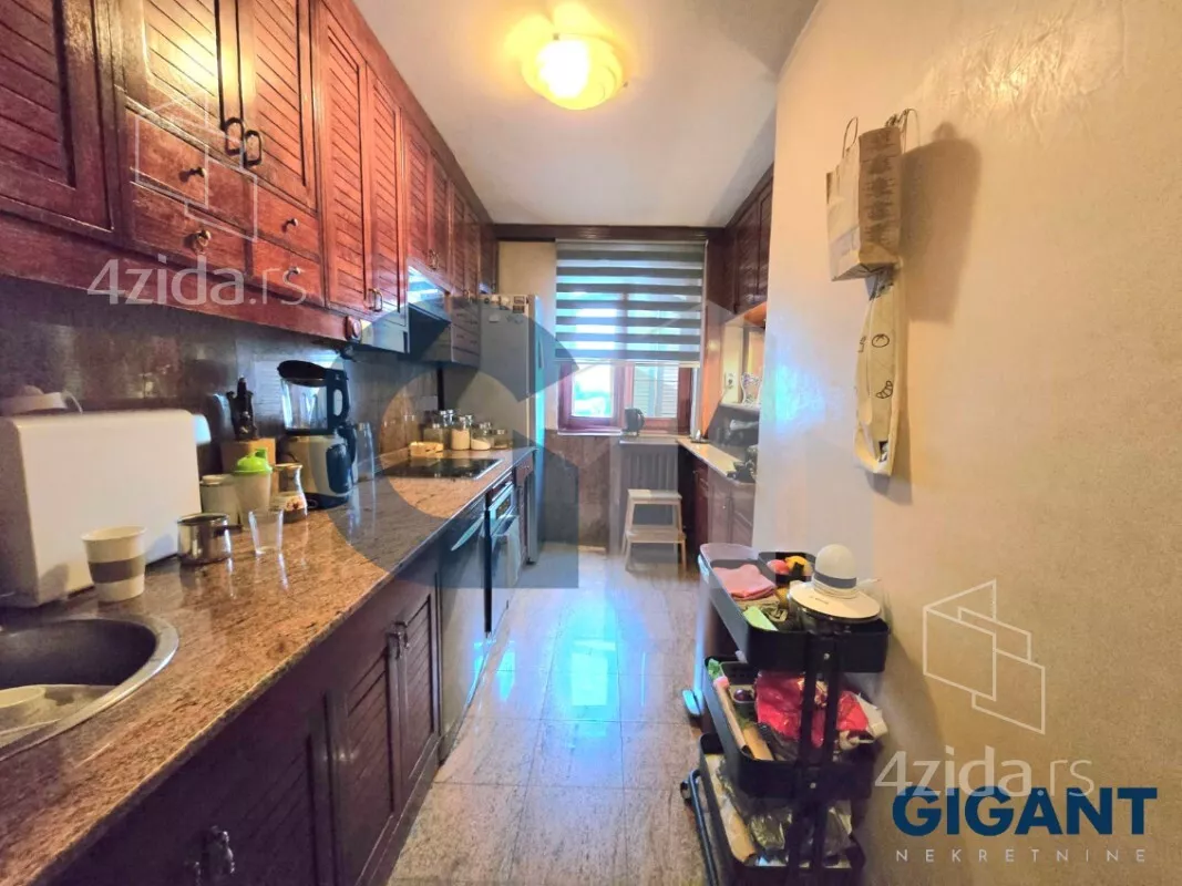 Petosoban stan | 4zida