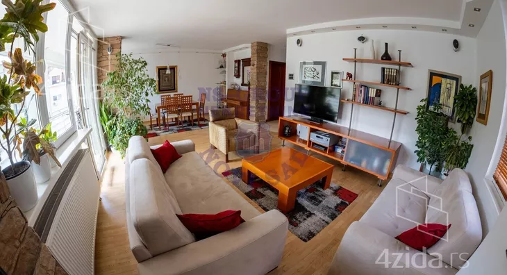 Petosoban stan | 4zida