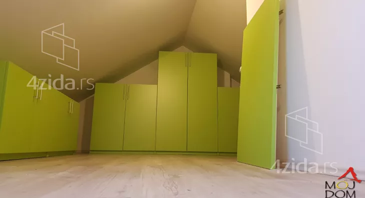 Šestosoban stan | 4zida