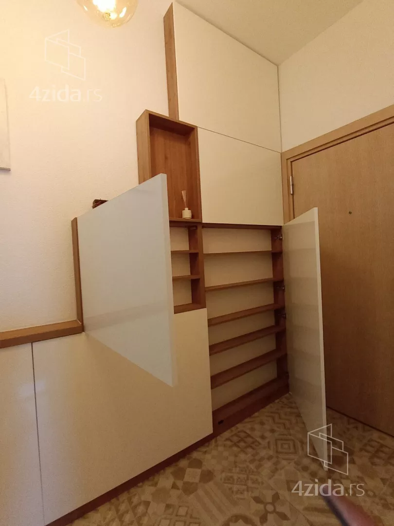 Četvoroiposoban stan | 4zida