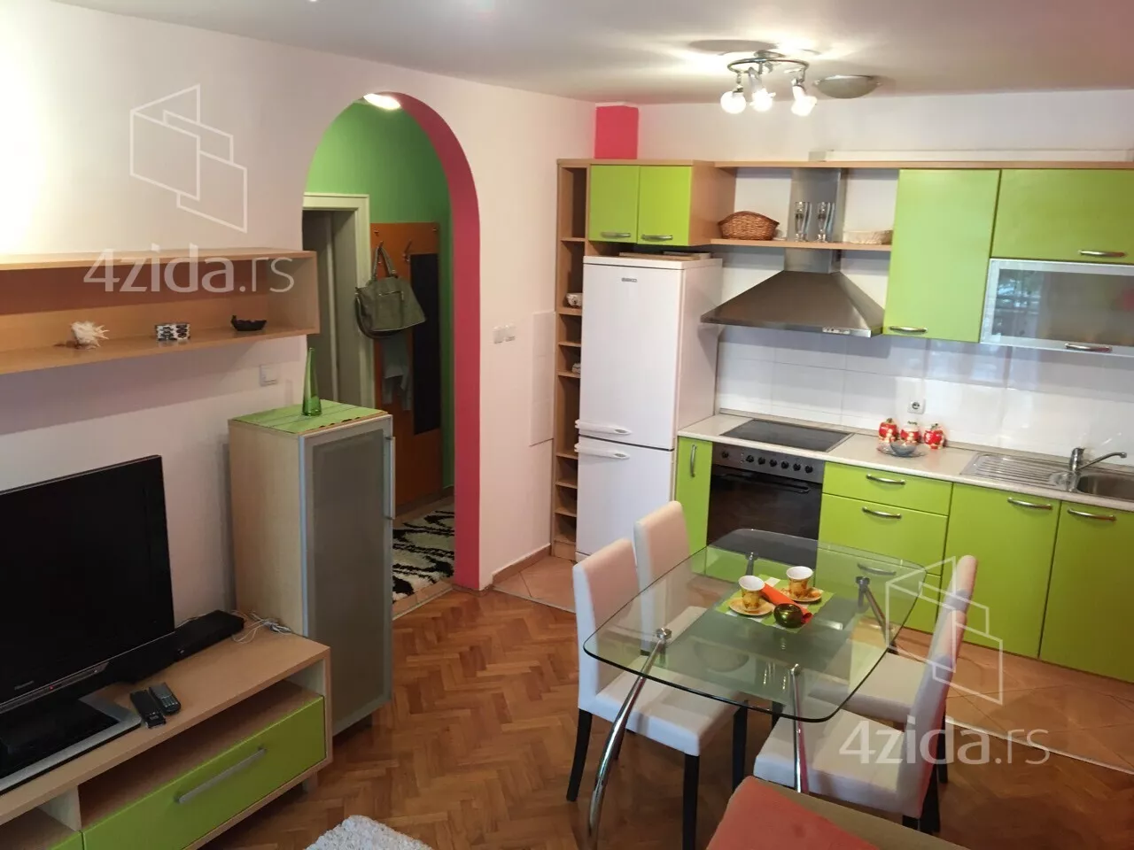 Jednoiposoban stan | 4zida