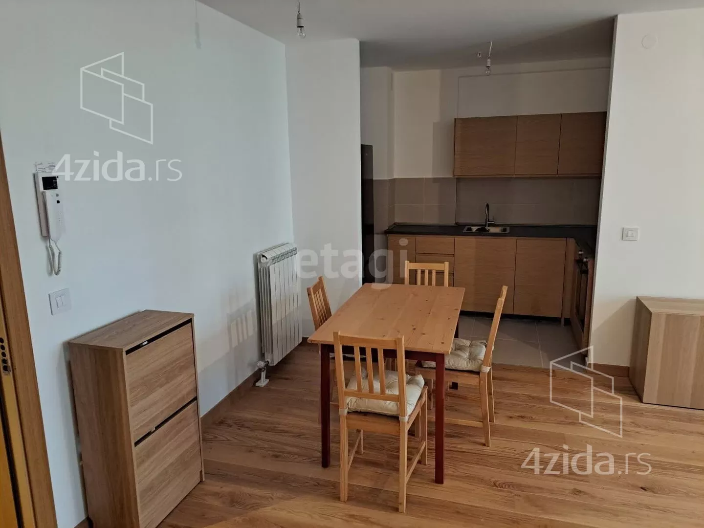 Jednoiposoban stan | 4zida