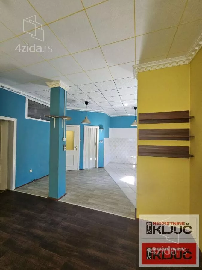 Četvoroiposoban stan | 4zida
