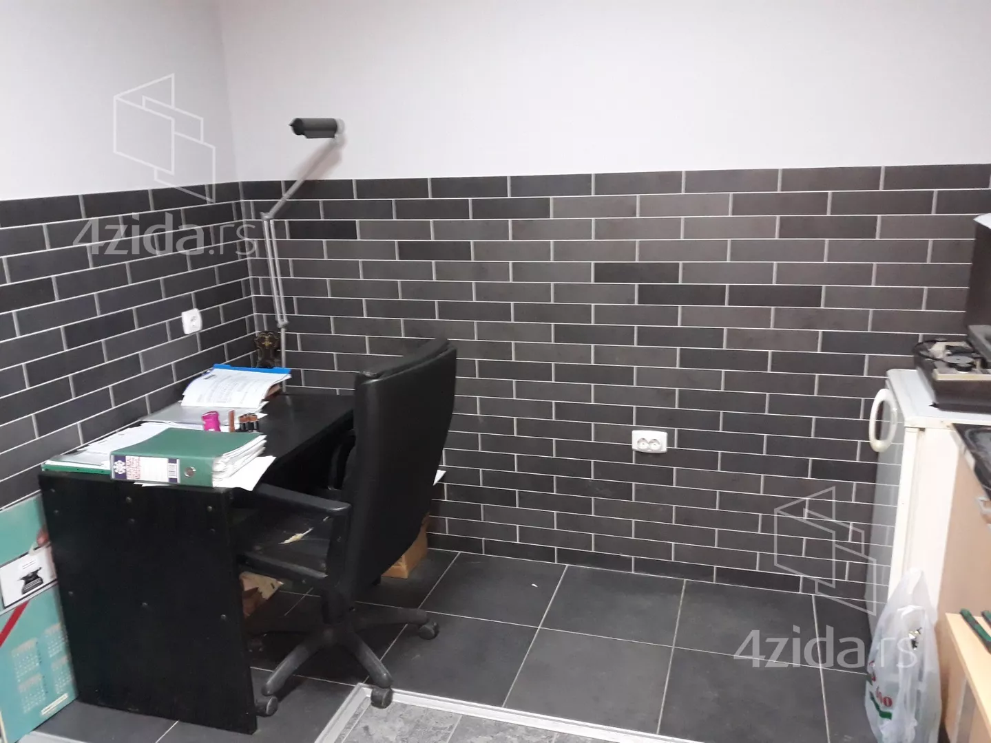 Poslovna zgrada | 4zida