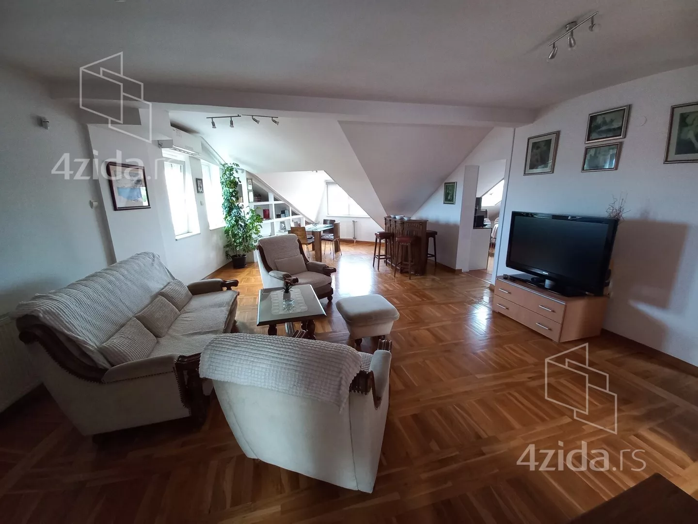 Četvorosoban stan | 4zida