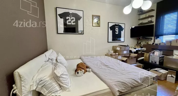 Petoiposoban stan | 4zida