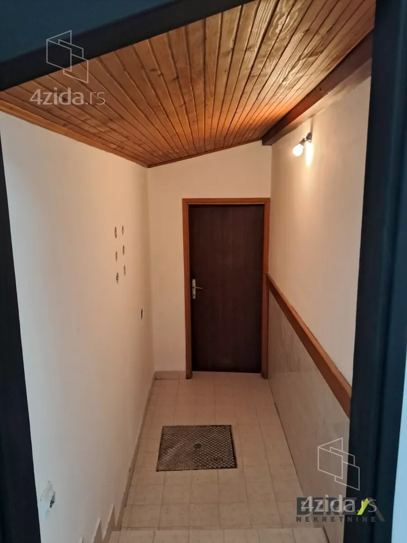 Lokal | 4zida
