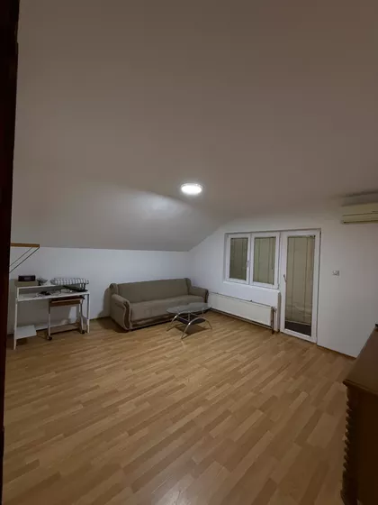 Zemun Polje | 4zida.rs