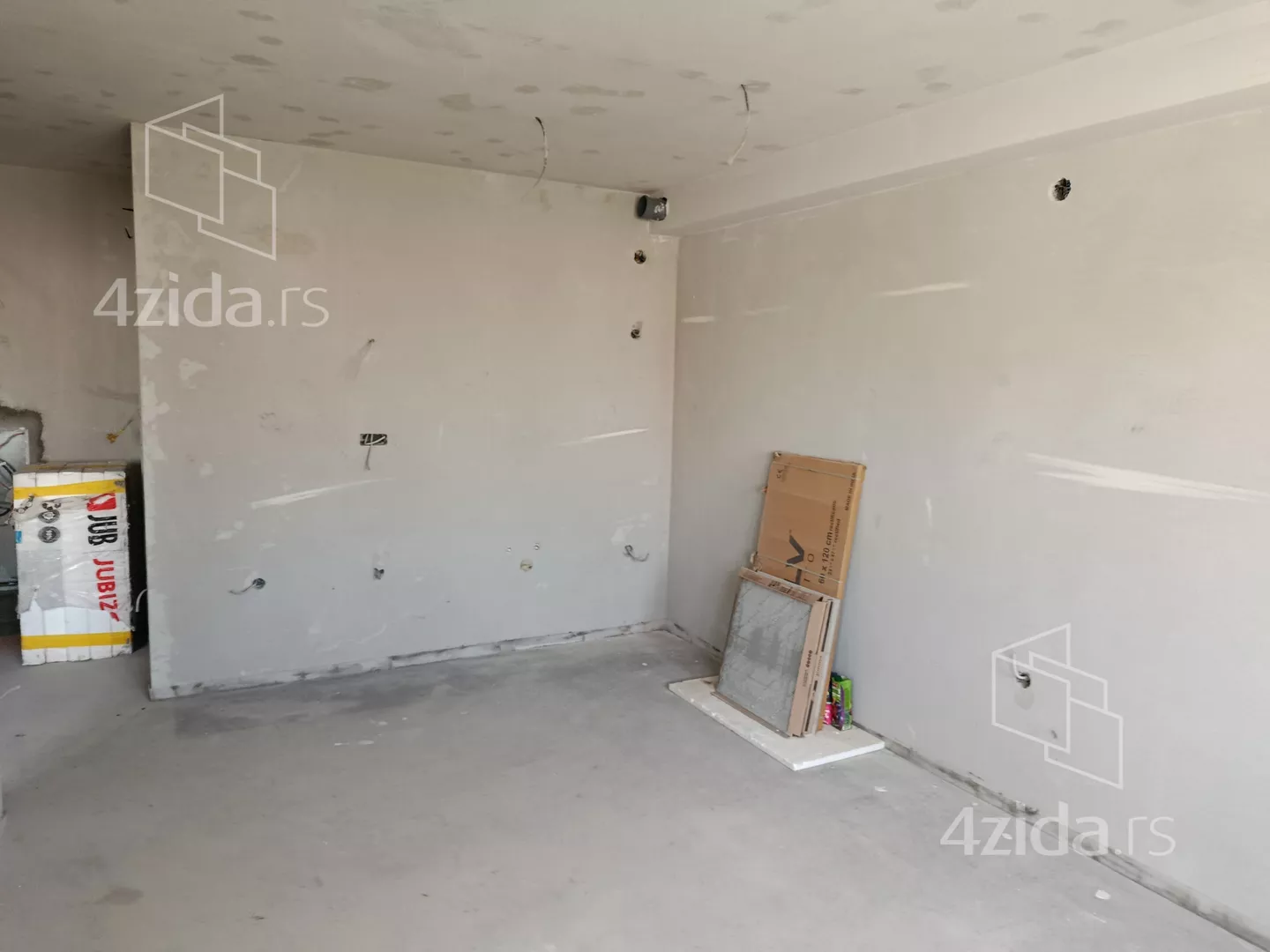 Jednoiposoban stan | 4zida