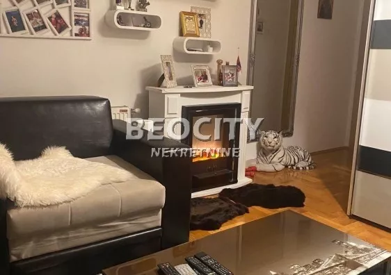 Četvoroiposoban stan | 4zida