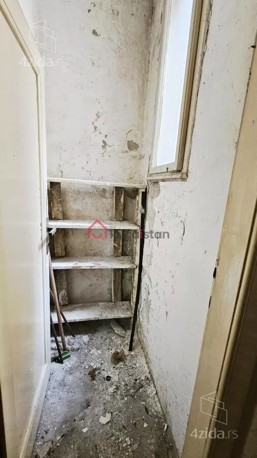 Devetosoban stan | 4zida