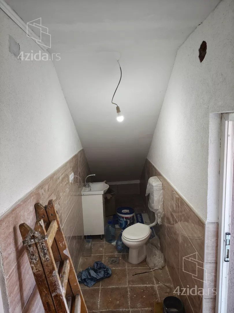 Lokal | 4zida