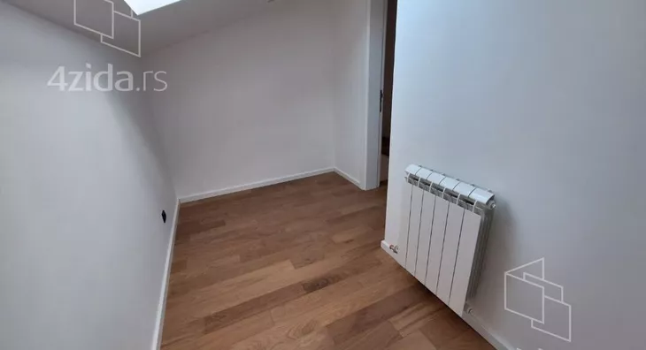 Četvoroiposoban stan | 4zida