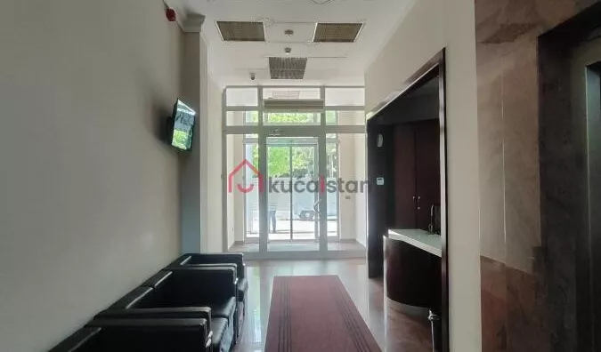 Poslovna zgrada | 4zida