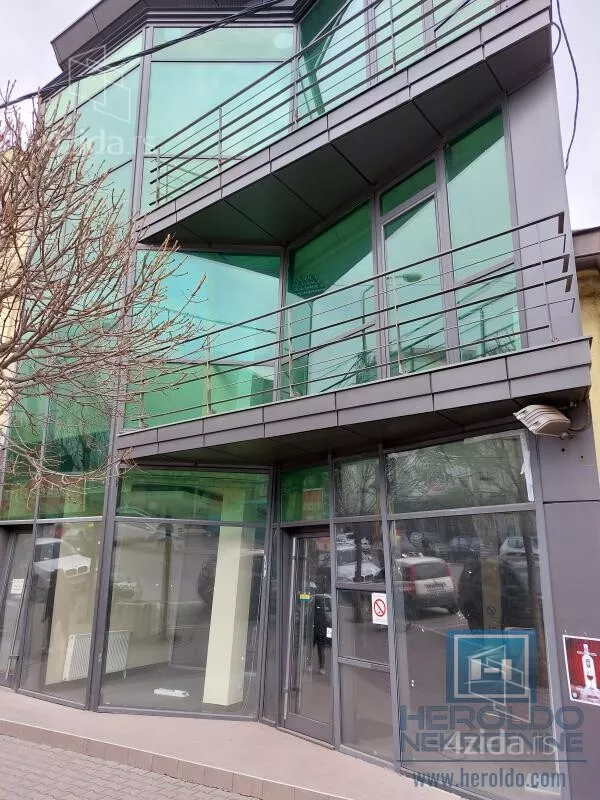 Poslovna zgrada | 4zida