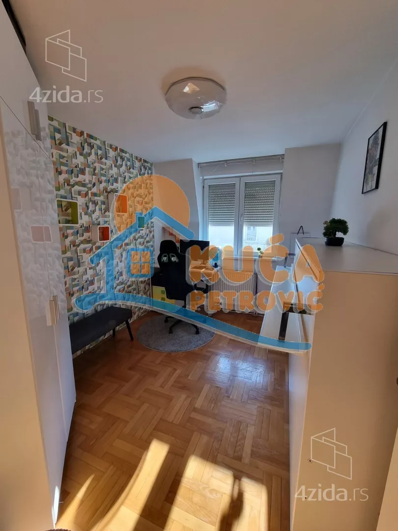 Troiposoban stan | 4zida