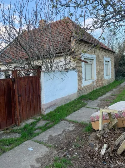 Taraš | 4zida.rs
