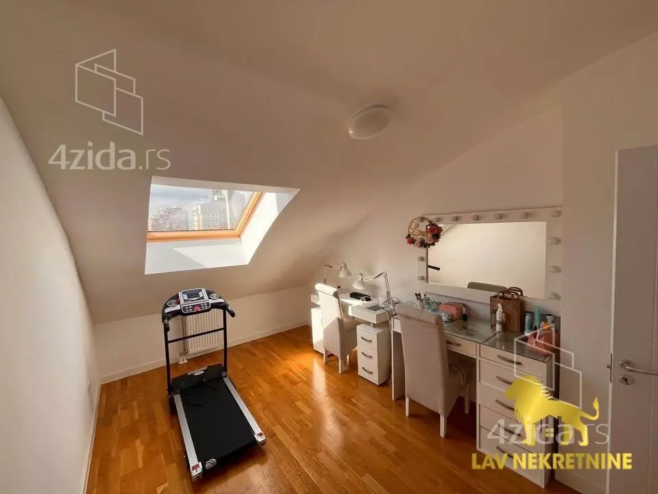 Petosoban stan | 4zida