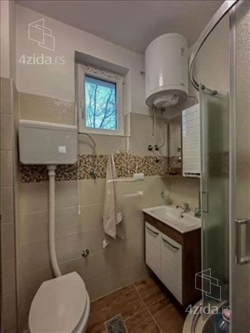 5-etažna kuća | 4zida