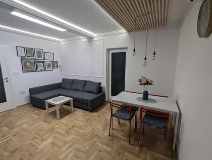 Petra Drapšina | 4zida.rs