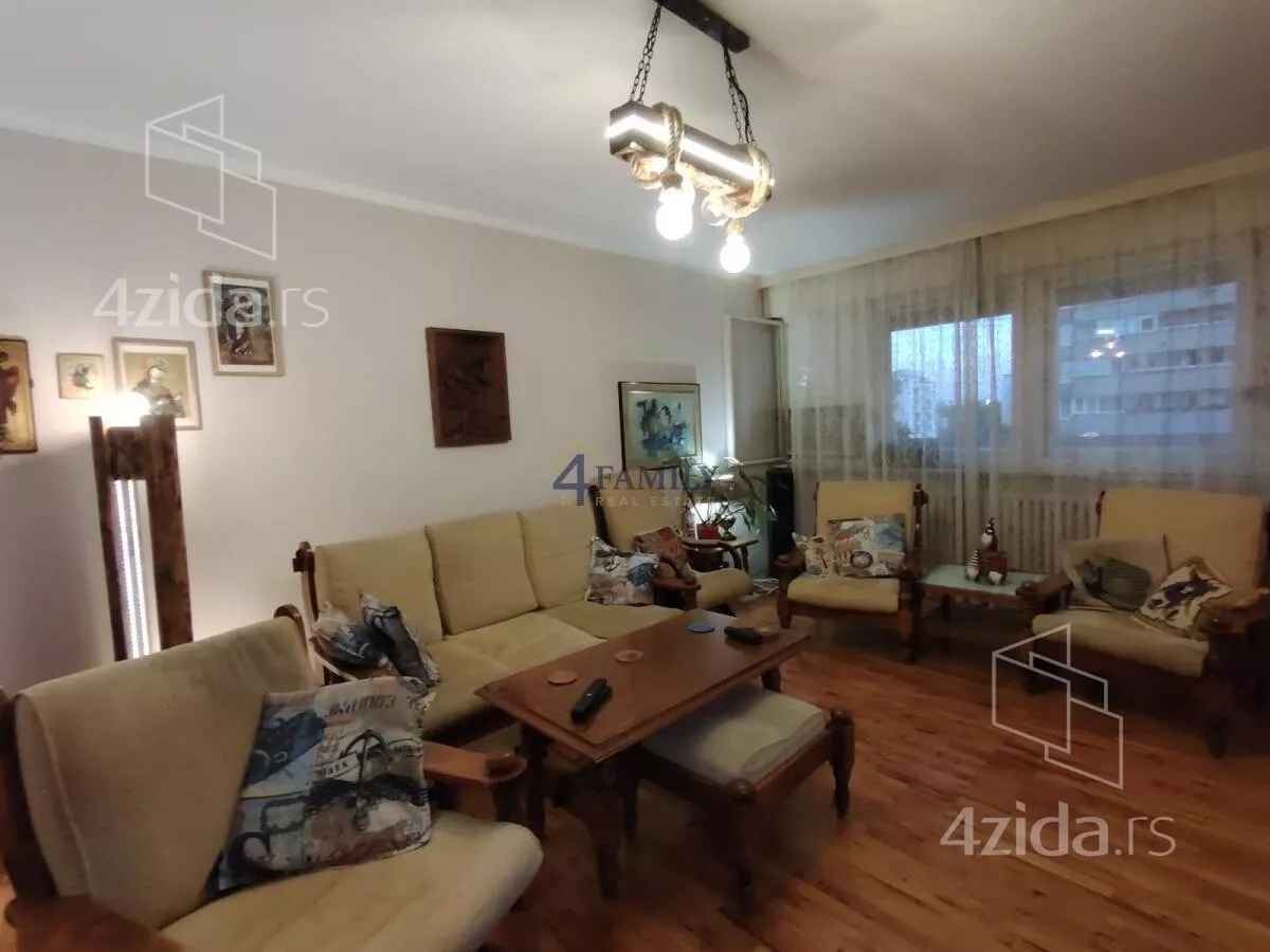 Troiposoban stan | 4zida