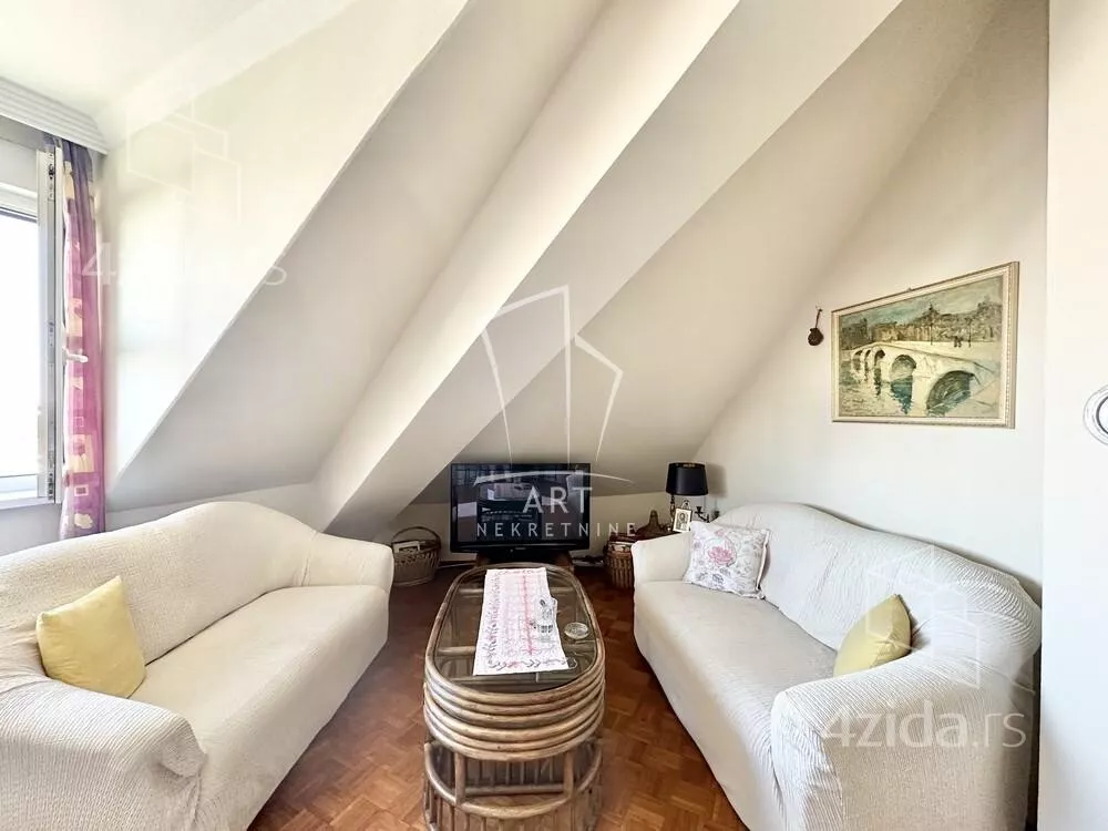 Troiposoban stan | 4zida