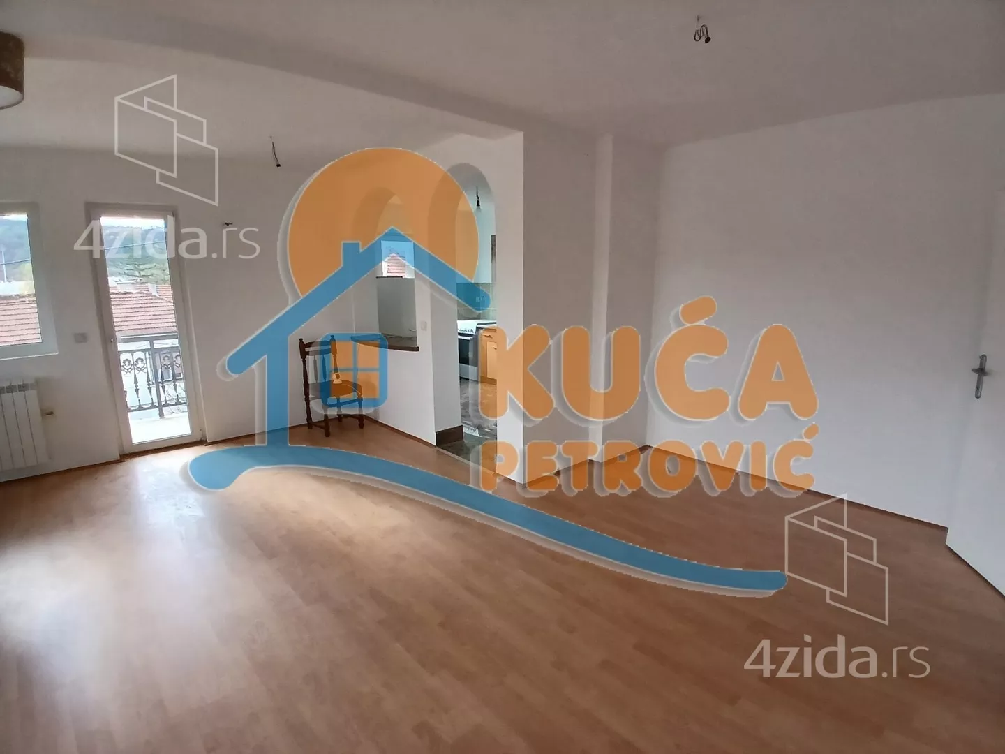 Lokal | 4zida