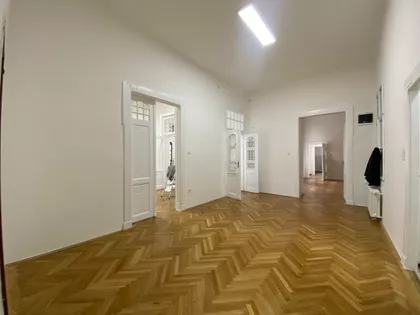 Trg Marije Trandafil | 4zida.rs