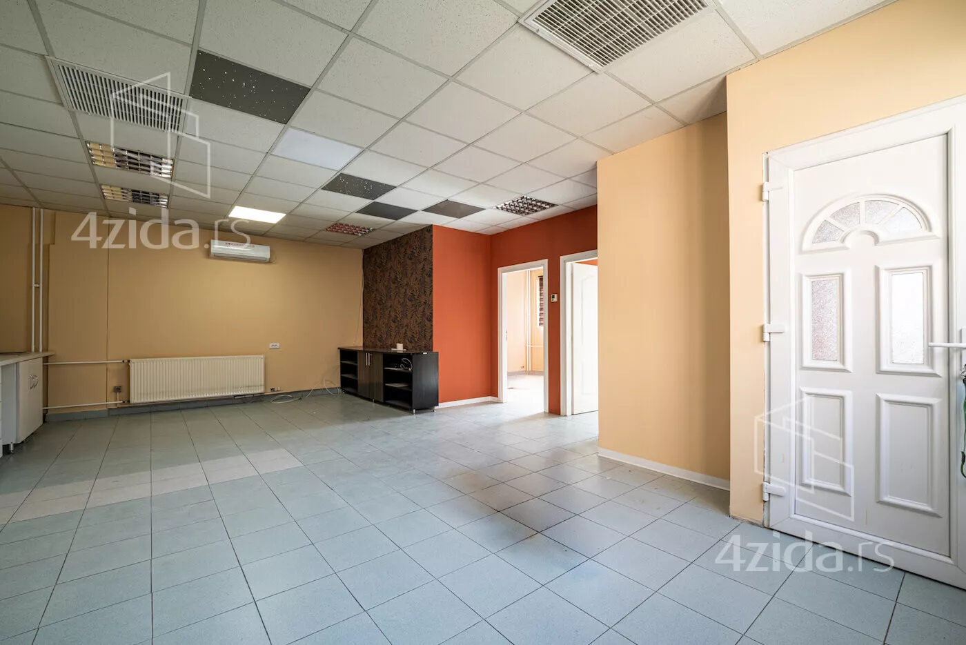 Poslovna zgrada | 4zida