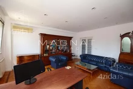 Šestoiposoban stan | 4zida
