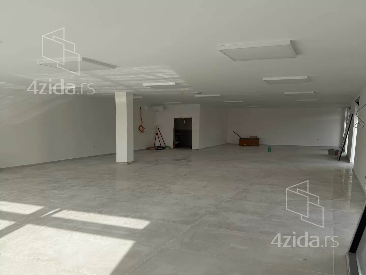 Lokal | 4zida