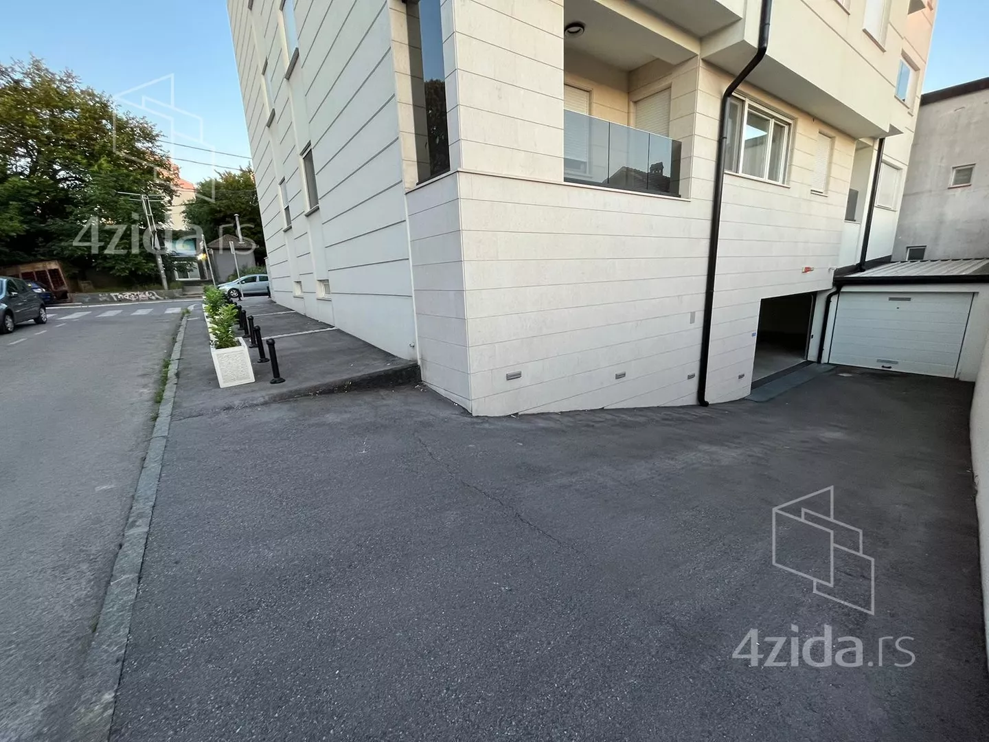 Garaža | 4zida