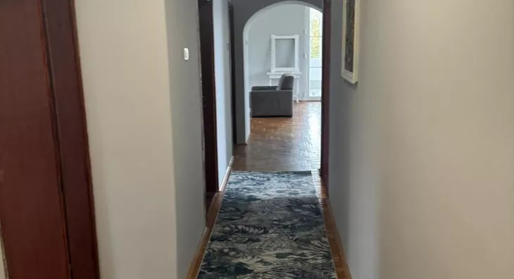 Šestosoban stan | 4zida