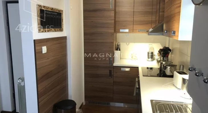 Četvoroiposoban stan | 4zida