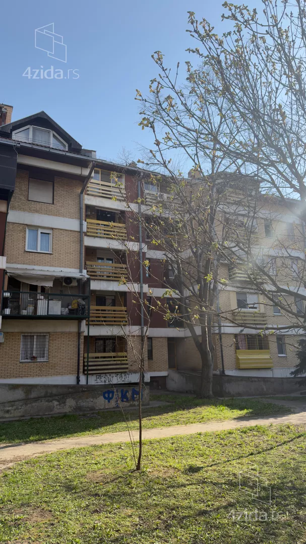 Petosoban stan | 4zida