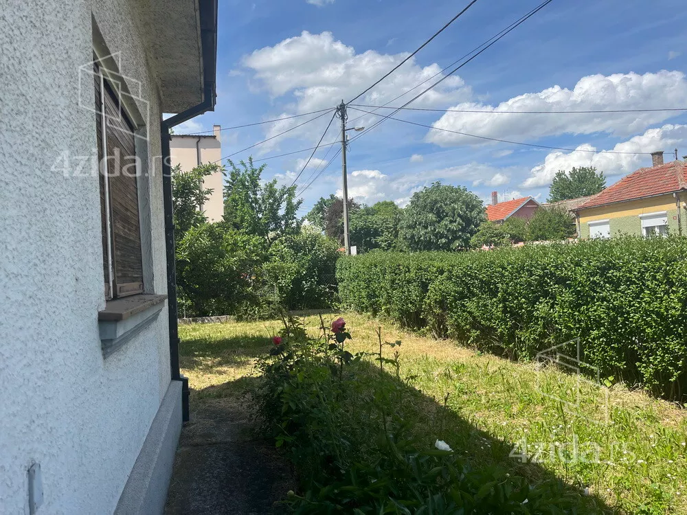 Plac | 4zida