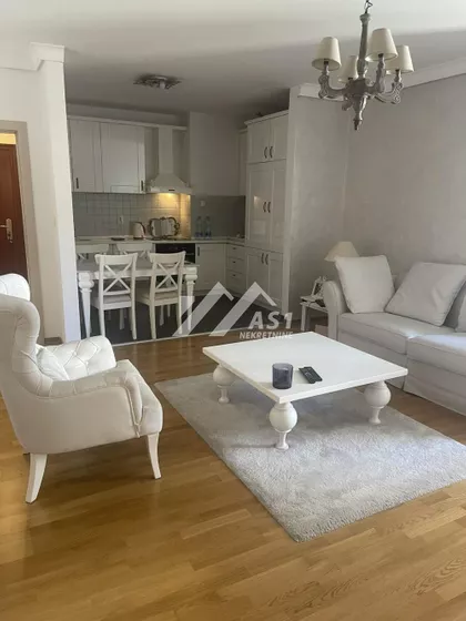 Petra Drapšina | 4zida.rs