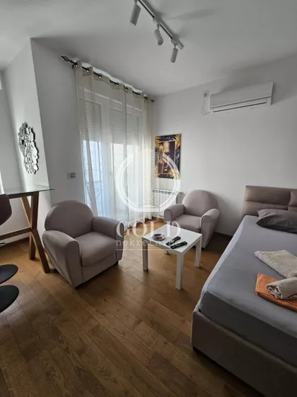 Laze Nančića | 4zida.rs
