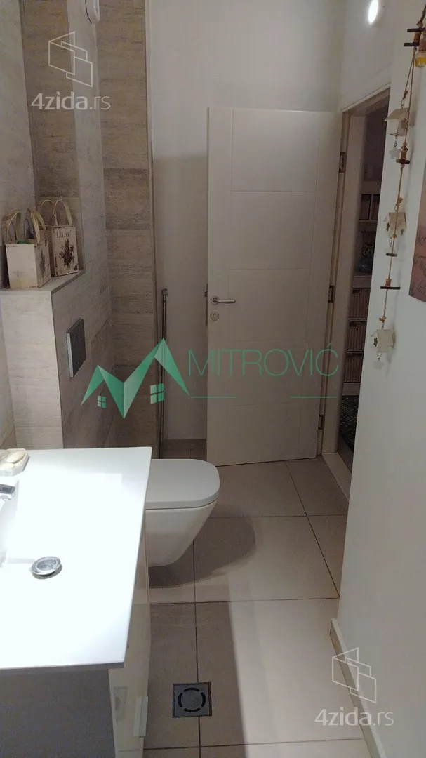 Petosoban stan | 4zida