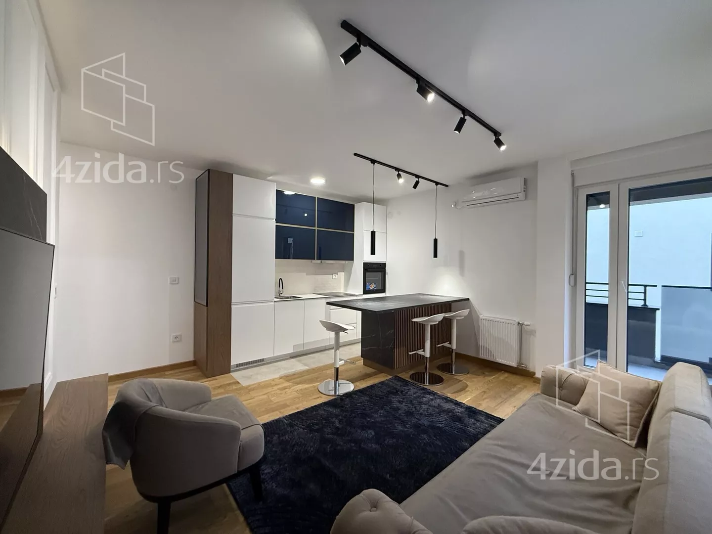 Jednoiposoban stan | 4zida