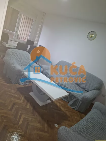 Trg 14. oktobra | 4zida.rs