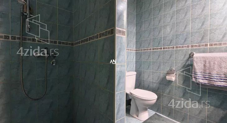 Šestosoban stan | 4zida