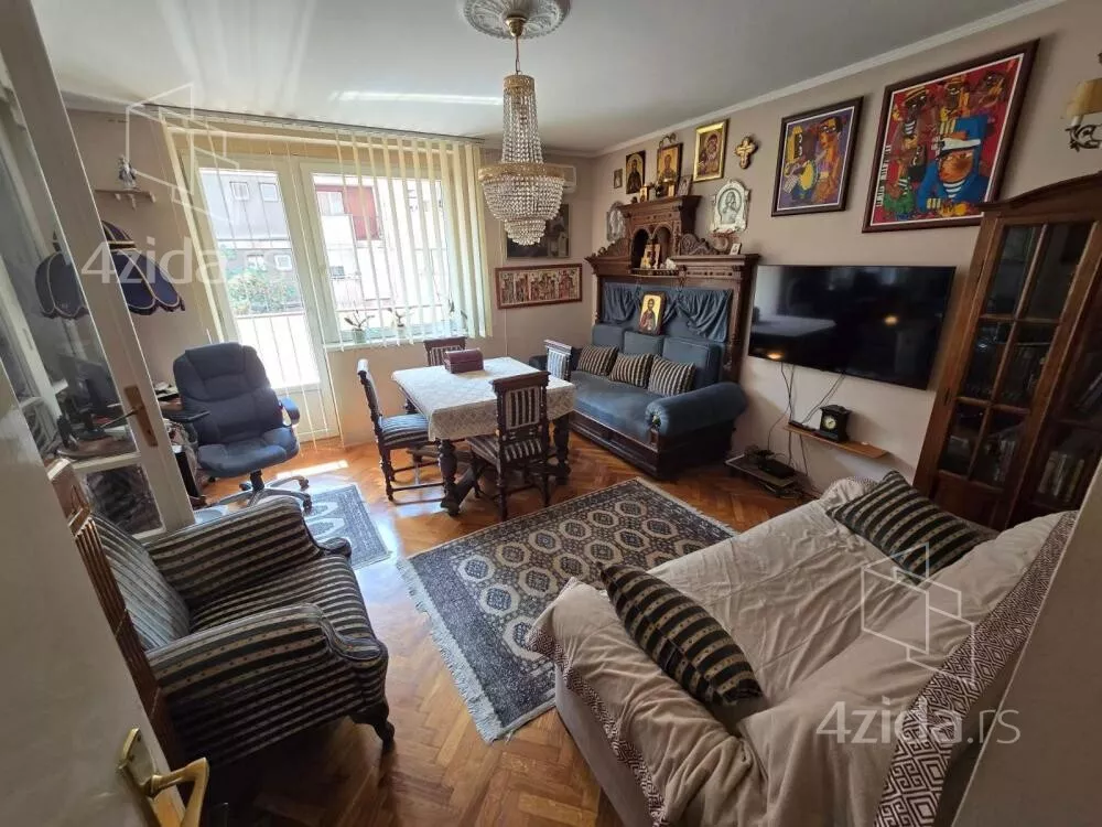 Troiposoban stan | 4zida