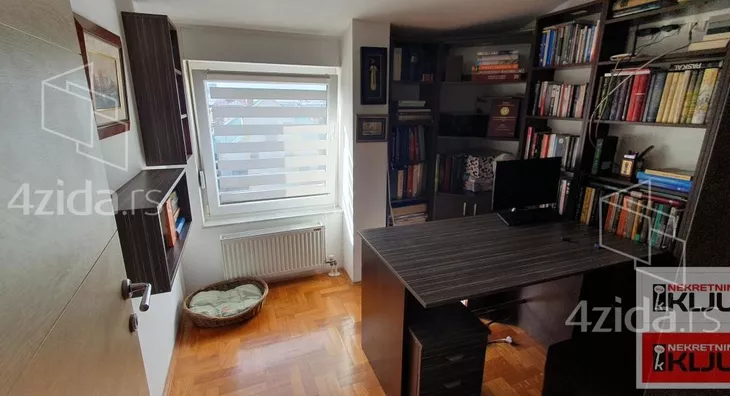 Šestosoban stan | 4zida